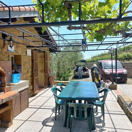 Casetta Mari Immersa In Un Vigneto Dolceacqua Bagian luar foto